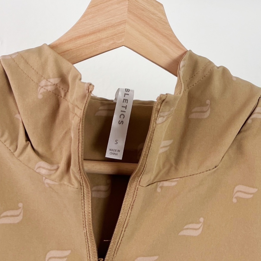 NWT Fabletics Rosa Woven Drawstring Logo Jacket - Picture 5 of 7